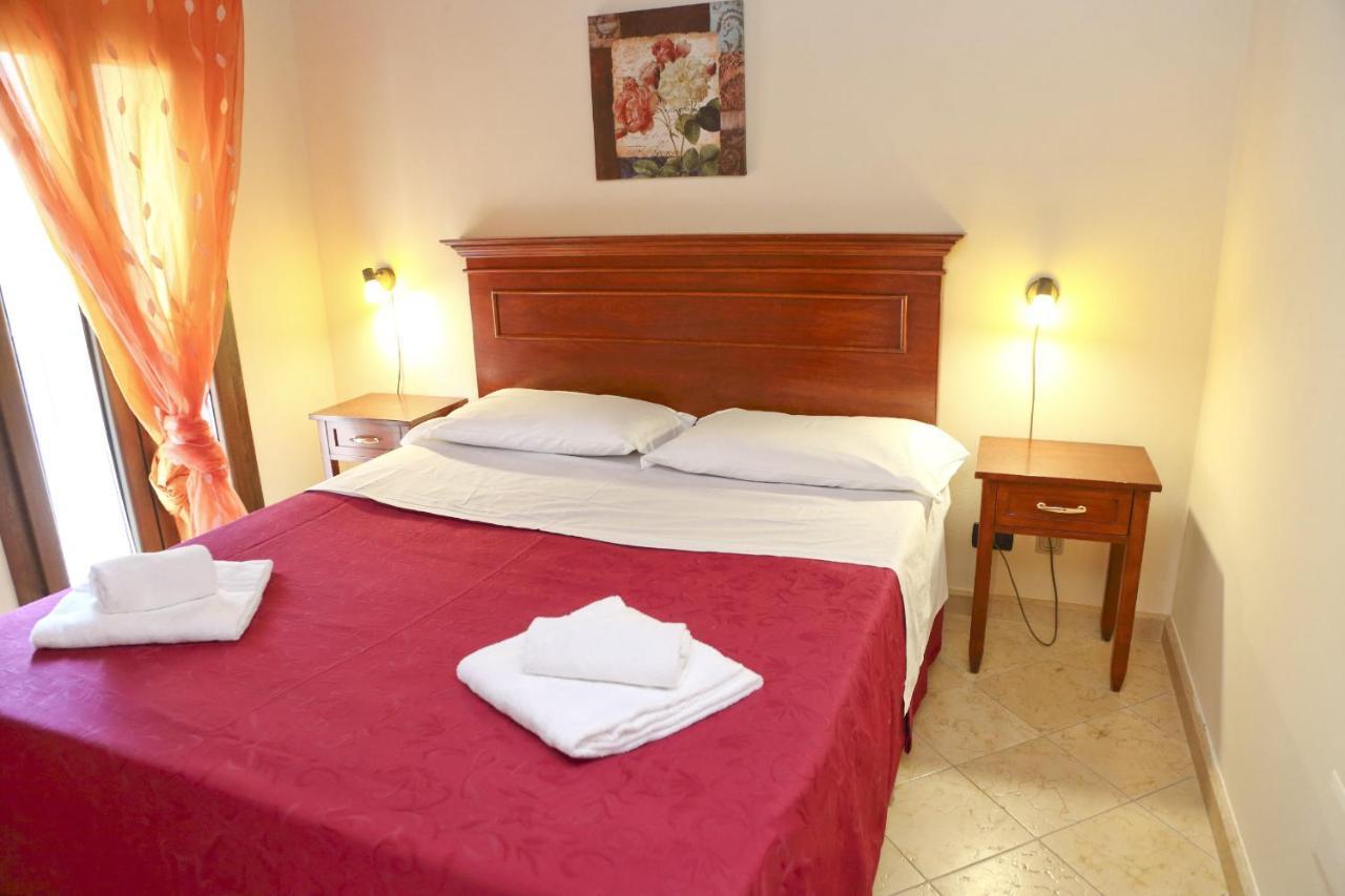 Appartamenti Mediterraneo - by Vacation Service Cefalù Esterno foto